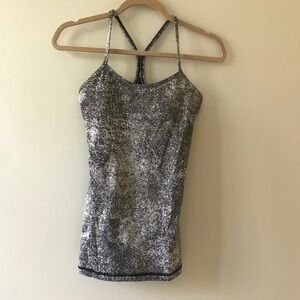 EUC Lululemon Power Y Black/White Motif Tank Sz4​​​​​